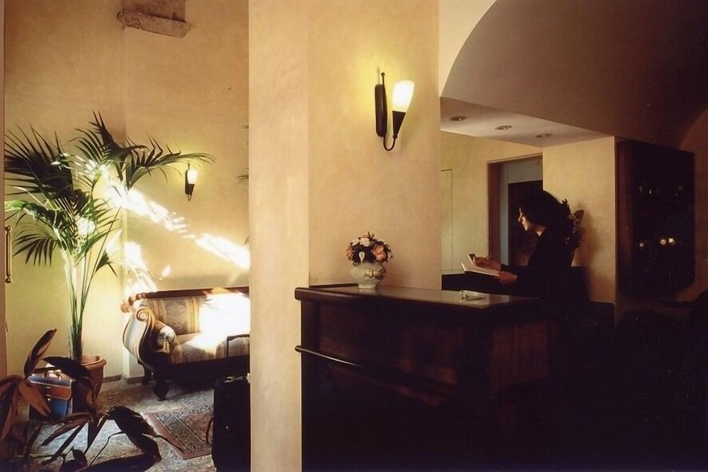 Il Cavalier D'arpino Hotel
