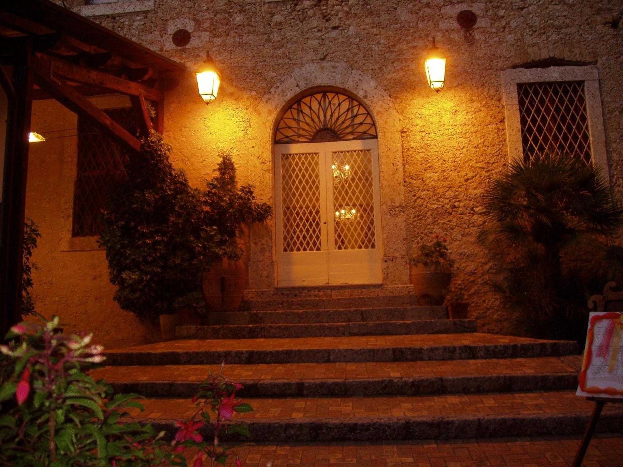 Hotel Il Cavalier D'arpino 3*